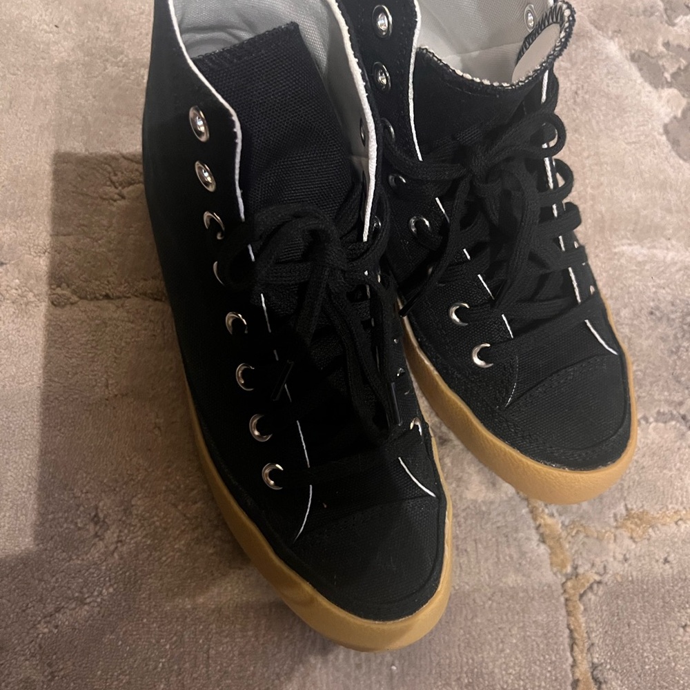 Converse High Top Sneakers in Black with Gum Sole - Picture 4 of 7